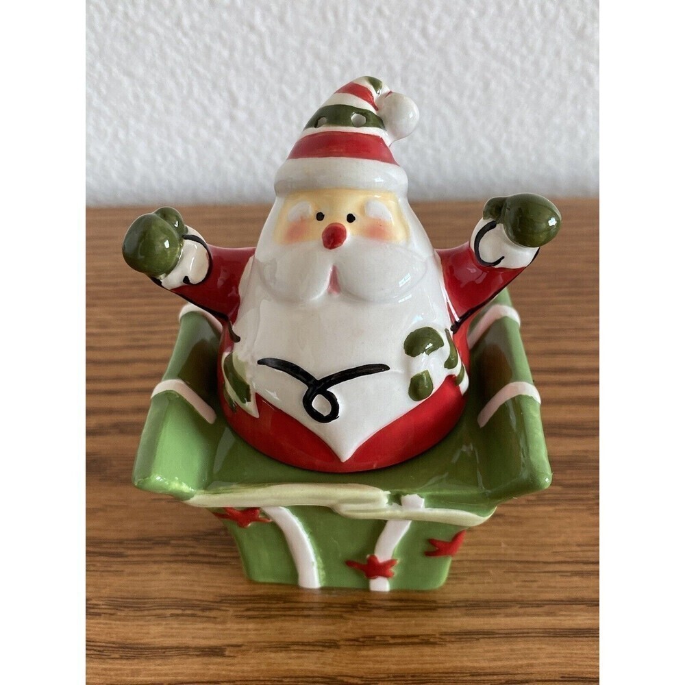 Bella Casa by Ganz 2 Piece Santa on Christmas Gift Salt & Pepper Shakers NIB